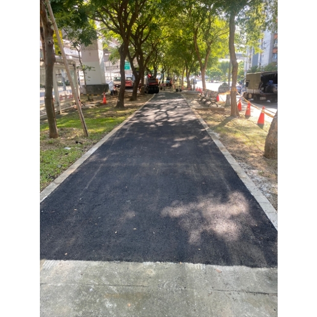 瀝青柏油鋪設
